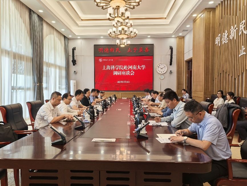 餐厅里的人们AI 生成的内容可能不正确。